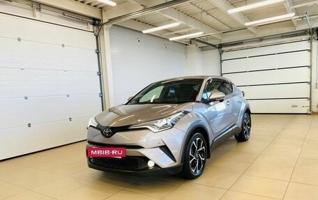 Toyota C-HR I рестайлинг, 2016 год, 2 249 000 рублей, 2 фотография