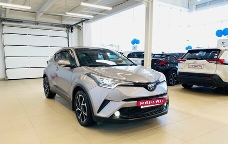 Toyota C-HR I рестайлинг, 2016 год, 2 249 000 рублей, 8 фотография