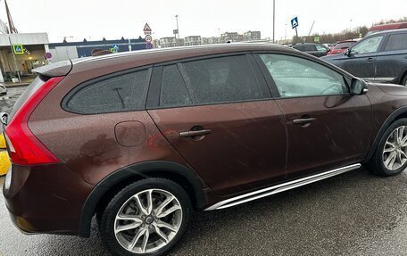 Volvo V60 Cross Country II, 2016 год, 2 200 000 рублей, 2 фотография