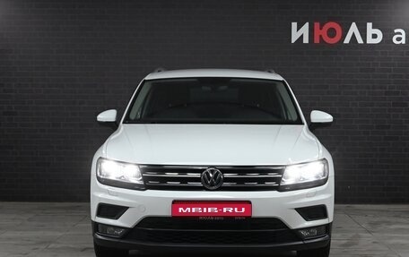 Volkswagen Tiguan II, 2018 год, 2 500 000 рублей, 2 фотография