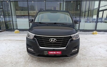 Hyundai H-1 II рестайлинг, 2019 год, 3 349 000 рублей, 2 фотография