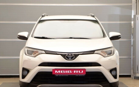 Toyota RAV4, 2017 год, 2 489 000 рублей, 2 фотография