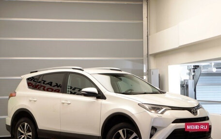 Toyota RAV4, 2017 год, 2 489 000 рублей, 3 фотография