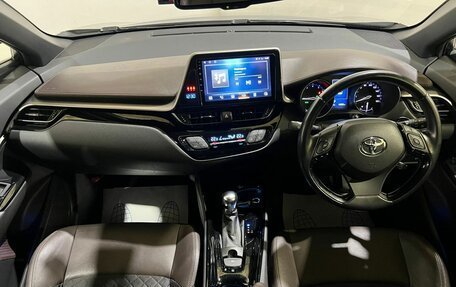 Toyota C-HR I рестайлинг, 2017 год, 2 050 000 рублей, 12 фотография