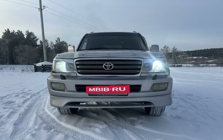 Toyota Land Cruiser 100 рестайлинг 2, 2003 год, 1 990 000 рублей, 2 фотография