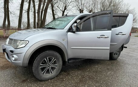 Mitsubishi L200 IV рестайлинг, 2013 год, 1 760 000 рублей, 4 фотография