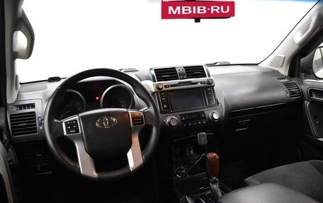 Toyota Land Cruiser Prado 150 рестайлинг 2, 2016 год, 3 550 000 рублей, 18 фотография