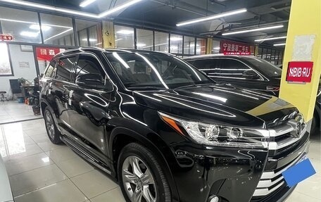 Toyota Highlander III, 2021 год, 3 700 000 рублей, 1 фотография