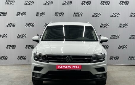 Volkswagen Tiguan II, 2018 год, 2 420 000 рублей, 2 фотография