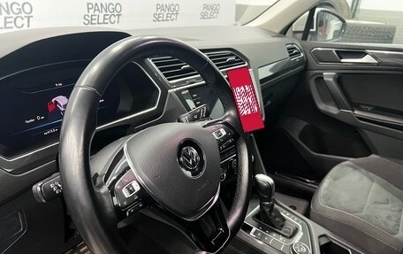 Volkswagen Tiguan II, 2018 год, 2 420 000 рублей, 7 фотография