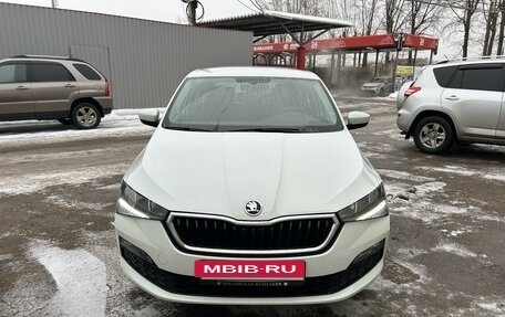 Skoda Rapid II, 2021 год, 1 365 000 рублей, 2 фотография