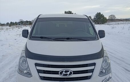 Hyundai H-1 II рестайлинг, 2016 год, 2 550 000 рублей, 7 фотография