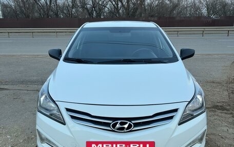 Hyundai Solaris II рестайлинг, 2015 год, 1 370 000 рублей, 3 фотография