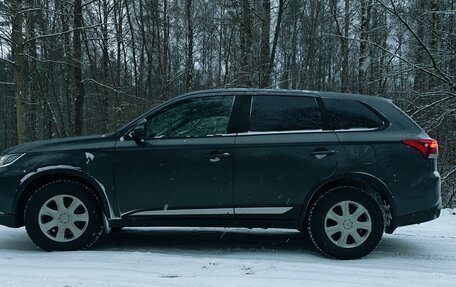 Mitsubishi Outlander III рестайлинг 3, 2017 год, 1 949 000 рублей, 2 фотография