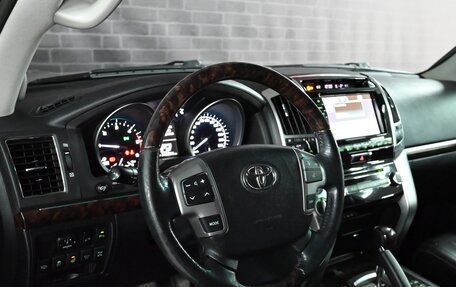 Toyota Land Cruiser 200, 2013 год, 4 240 000 рублей, 13 фотография