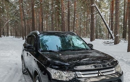 Mitsubishi Outlander III рестайлинг 3, 2014 год, 1 950 000 рублей, 6 фотография