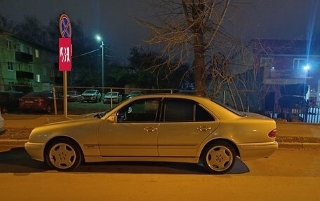 Mercedes-Benz E-Класс, 2001 год, 1 250 000 рублей, 4 фотография