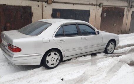 Mercedes-Benz E-Класс, 2001 год, 1 250 000 рублей, 13 фотография