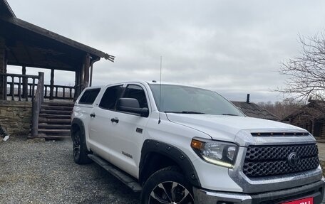 Toyota Tundra II, 2017 год, 6 900 000 рублей, 3 фотография