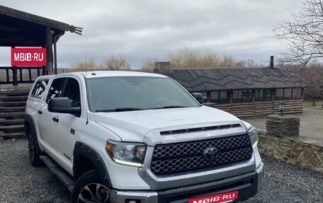 Toyota Tundra II, 2017 год, 6 900 000 рублей, 2 фотография