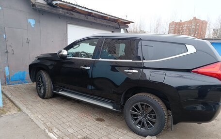 Mitsubishi Pajero Sport III рестайлинг, 2019 год, 3 200 000 рублей, 3 фотография