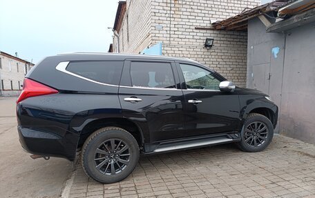 Mitsubishi Pajero Sport III рестайлинг, 2019 год, 3 200 000 рублей, 6 фотография