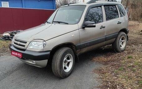 Chevrolet Niva I рестайлинг, 2004 год, 500 000 рублей, 1 фотография