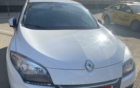 Renault Megane III, 2013 год, 649 500 рублей, 2 фотография