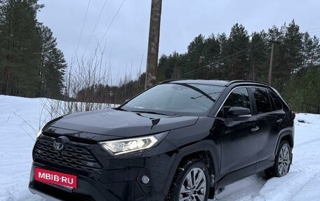 Toyota RAV4, 2021 год, 4 130 000 рублей, 2 фотография