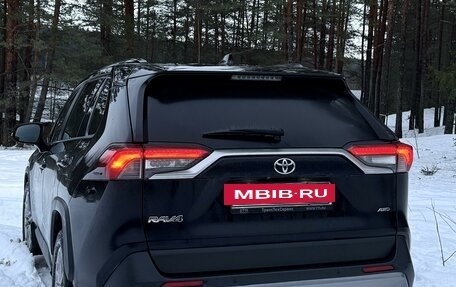 Toyota RAV4, 2021 год, 4 130 000 рублей, 4 фотография