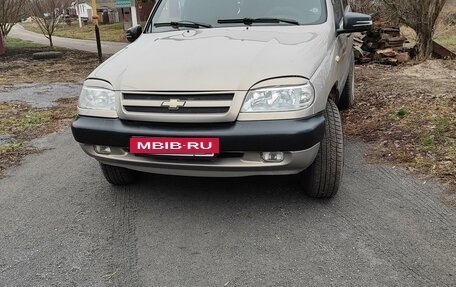 Chevrolet Niva I рестайлинг, 2004 год, 500 000 рублей, 10 фотография