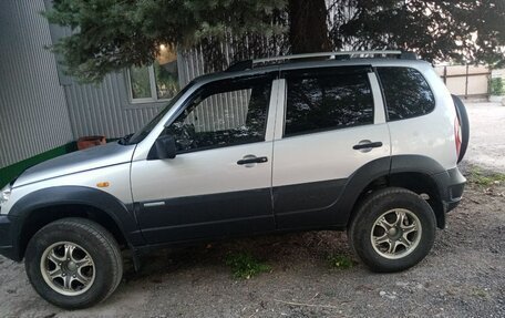 Chevrolet Niva I рестайлинг, 2010 год, 510 000 рублей, 3 фотография