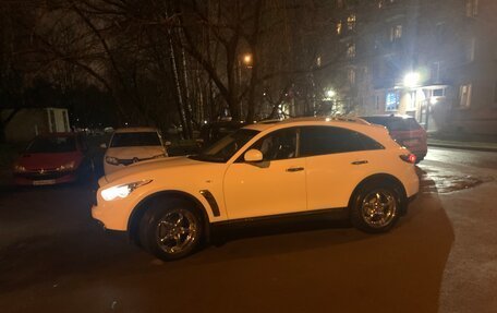 Infiniti FX II, 2011 год, 1 850 000 рублей, 3 фотография