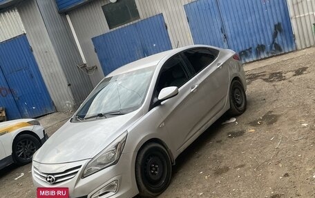 Hyundai Solaris II рестайлинг, 2015 год, 685 000 рублей, 6 фотография