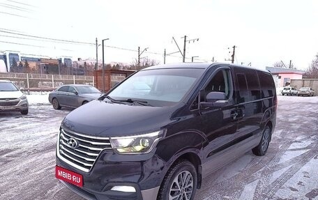 Hyundai Grand Starex Grand Starex I рестайлинг 2, 2020 год, 4 070 000 рублей, 1 фотография