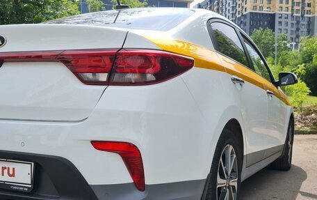 KIA Rio IV, 2018 год, 1 420 000 рублей, 2 фотография