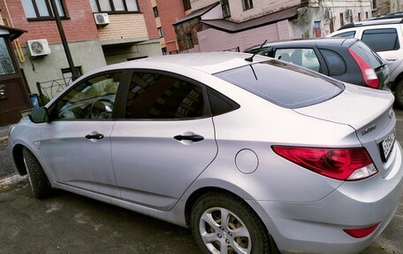 Hyundai Solaris II рестайлинг, 2011 год, 900 000 рублей, 5 фотография