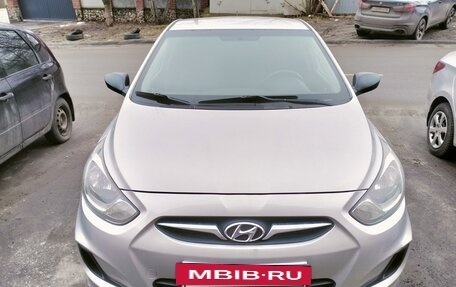 Hyundai Solaris II рестайлинг, 2011 год, 900 000 рублей, 8 фотография