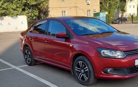 Volkswagen Polo VI (EU Market), 2011 год, 900 000 рублей, 3 фотография