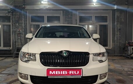 Skoda Superb III рестайлинг, 2011 год, 1 300 000 рублей, 1 фотография