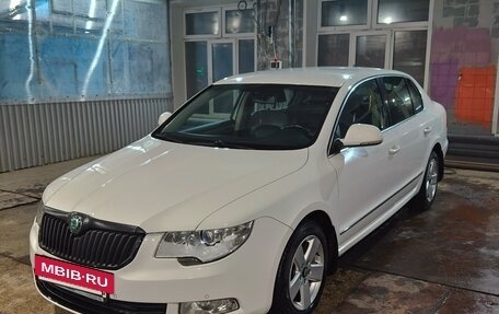 Skoda Superb III рестайлинг, 2011 год, 1 300 000 рублей, 37 фотография