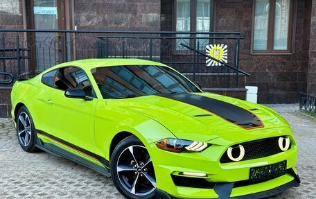 Ford Mustang VI рестайлинг, 2019 год, 3 550 000 рублей, 2 фотография