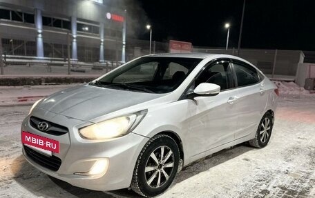 Hyundai Solaris II рестайлинг, 2011 год, 599 000 рублей, 10 фотография