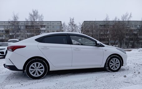 Hyundai Solaris II рестайлинг, 2021 год, 1 700 000 рублей, 2 фотография