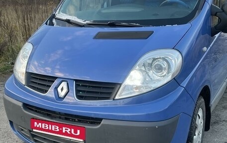 Renault Trafic, 2013 год, 2 100 000 рублей, 2 фотография