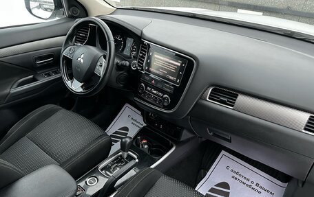 Mitsubishi Outlander III рестайлинг 3, 2018 год, 2 149 000 рублей, 11 фотография