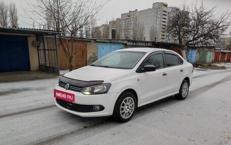 Volkswagen Polo VI (EU Market), 2011 год, 760 000 рублей, 2 фотография