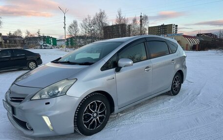 Toyota Prius Alpha I (ZVW40/41), 2012 год, 1 470 000 рублей, 3 фотография