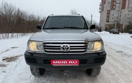 Toyota Land Cruiser 100 рестайлинг 2, 2005 год, 2 190 000 рублей, 2 фотография