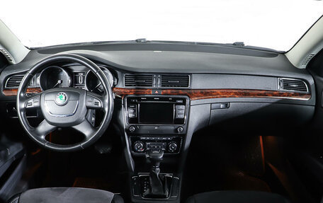 Skoda Superb III рестайлинг, 2012 год, 1 219 400 рублей, 14 фотография